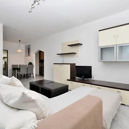 Modern 3-room Near The Swimming Pool, 10 Minutes To The Center