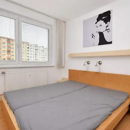 Modern 3-room Near The Swimming Pool, 10 Minutes To The Center Bratislava